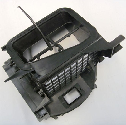 Gli stampaggi ad iniezione di plastica UPVC/del PVC parte per il disegno, meccanico ed automatico