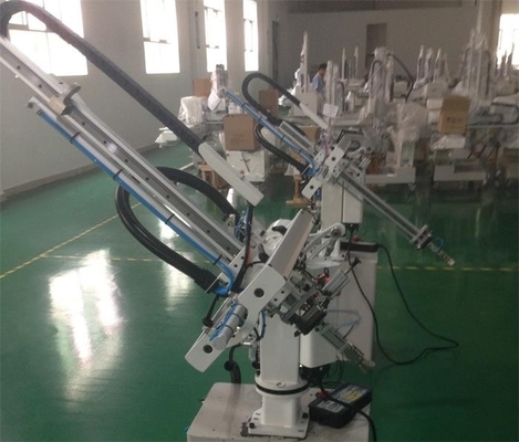 Robot del braccio dell'oscillazione del certificato del CE piccoli per la macchina a iniezione 50~180T